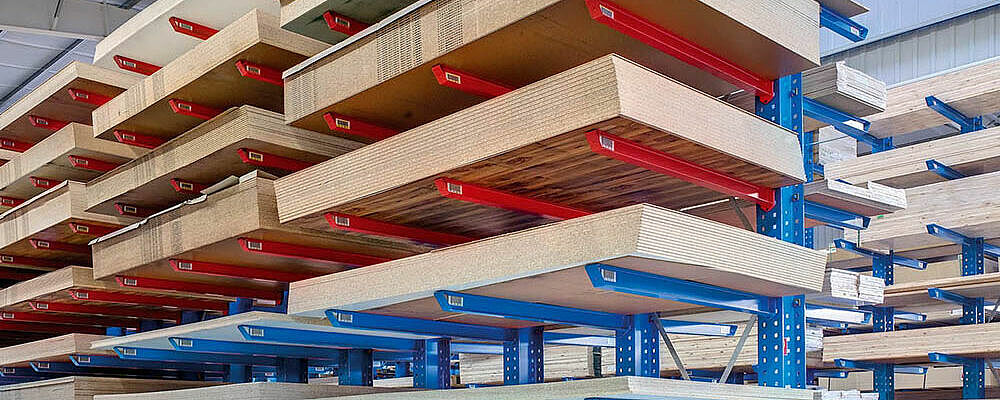 cantilever racking system for storing timber